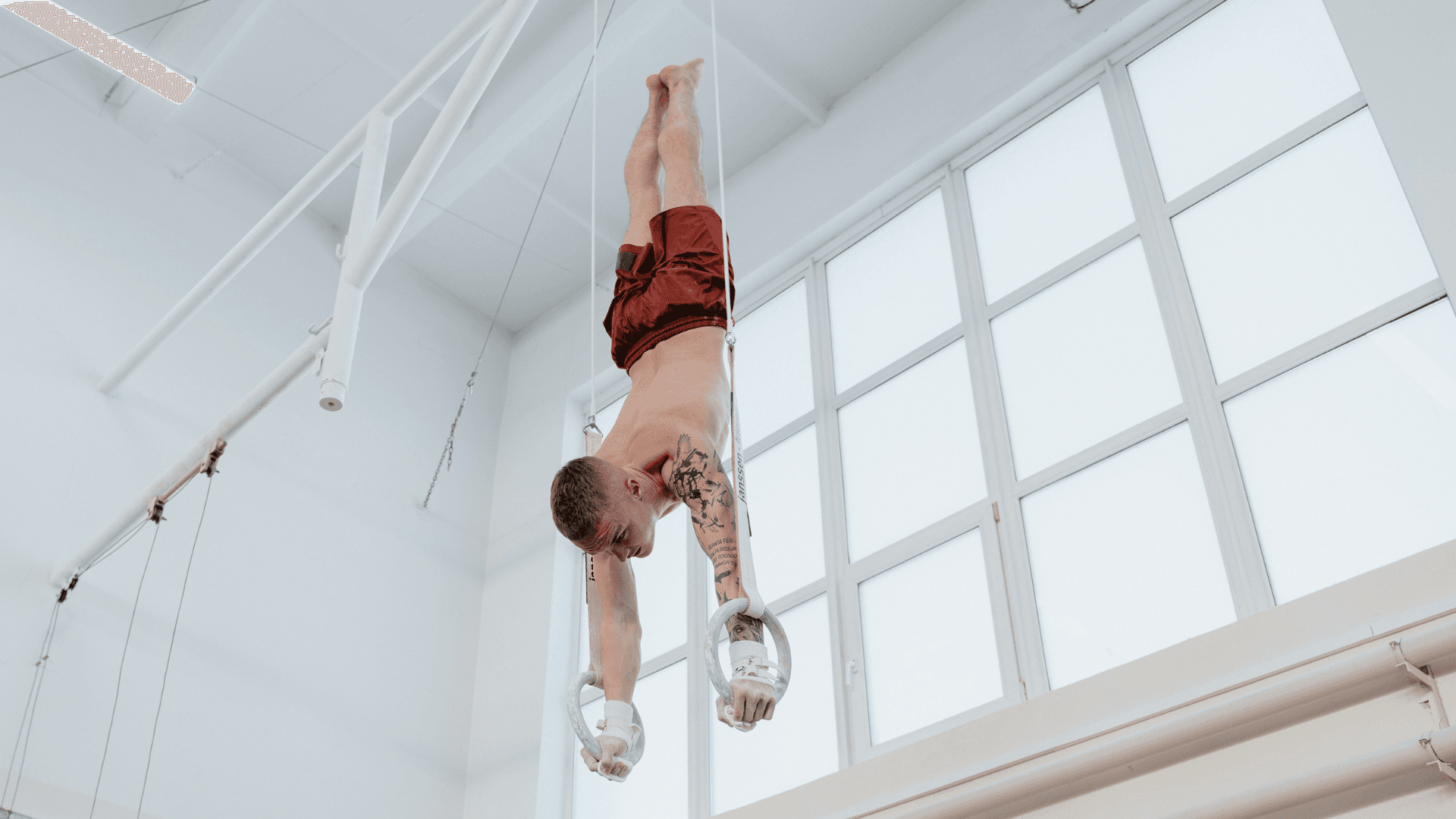 Beginner’s Guide to Hand Balancing: Strength, Control & Stability